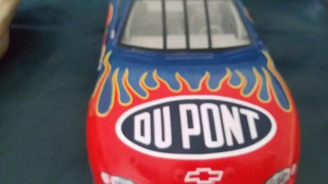Jeff Gordon's 2002 DuPont Chevrolet Monte Carlo 1:24 Scale Diecast Review смотреть онлайн