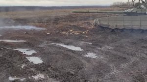 Экипажи танков Т-80БВ уничтожили замаскированные блиндажи ВСУ