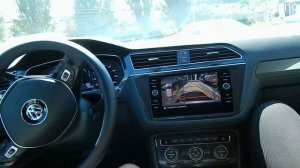 Volkswagen Tiguan как работает ассистент парковки с передними задними боковыми датчиками BrakeAssis