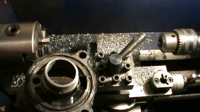 Устранение продольного биения распредвала ВАЗ 8 КЛ и замена сальника смотреть онлайн