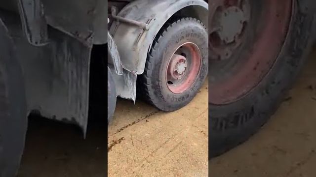 Volvo FM13 480HP 3 way tipper with big axles смотреть онлайн