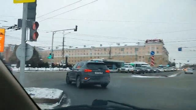 We drive a Nissan Liberty car around the city of Omsk - live sound. смотреть онлайн
