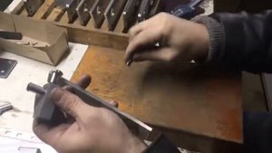 Как разметить центр клинка для сведения спусков