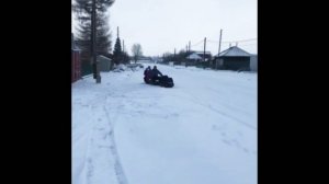 Мотобуксировщик и сани волокуши с сиденьем от 24 такта