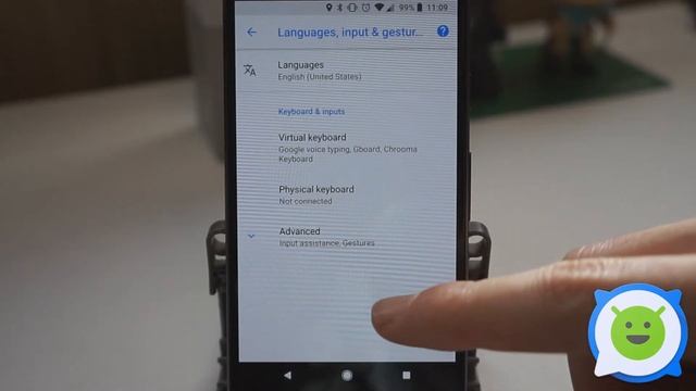 Pixel 2: How to use Google Assistant смотреть онлайн