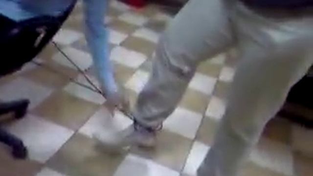 привязали к стулу