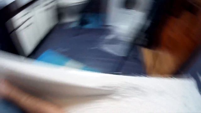 Что если искупаться в ванной из пенопластовых шариков? смотреть онлайн