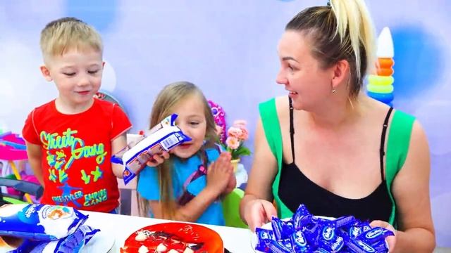 Алиса и мама примеры правильного поведения с Вредными сладостями #1 смотреть онлайн