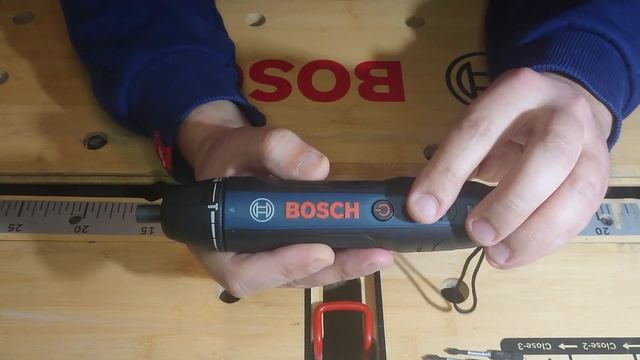 Аккумуляторная отвертка Bosch Go2. смотреть онлайн