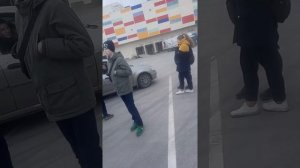 Поставили на колени!!