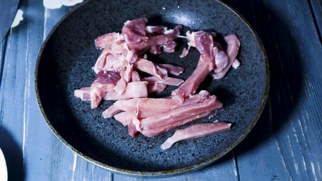 АЗУ ЗІ СВИНИНИ З СОЛОНИМИ ОГІРКАМИ