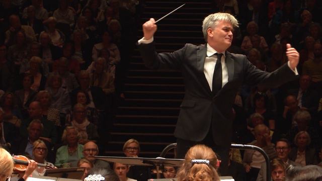 Leonard Elschenbroich - Elgar Cello Concerto смотреть онлайн