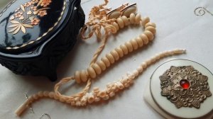 Бакелит и карболит в украшениях прошлого века. Разгадка найдена?