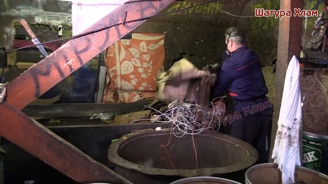 Сортировка мусора на полигоне ТБО смотреть онлайн