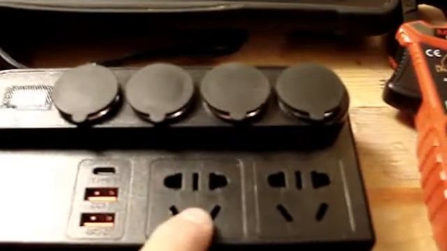 Impressive Chinese Tech 12V Splitter With 220V Inverter and QuickCharge USB смотреть онлайн