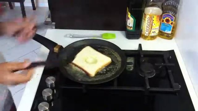 Как приготовить вкусный завтрак Дырочка смотреть онлайн