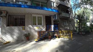 Астрахань контрастная. Пешком и на машине.