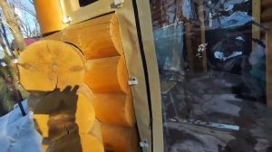 Мягкие окна на веранде в доме из сруба в Самаре