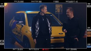 Актер Дмитрий Гриневич в клипе Оксана Почепа (Акула) и DJ Dimixer — «На такси»