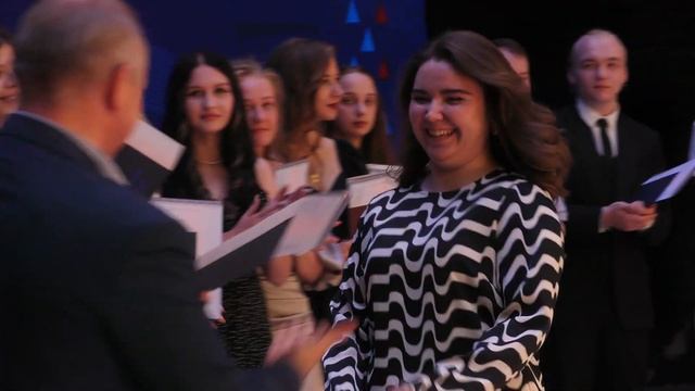 ВЫПУСКНОЙ 2022 смотреть онлайн