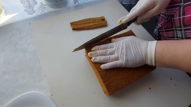 ПРИГОТОВЬТЕ ВКУСНЫЙ ТОРТ ИЗ МЕДОВЫХ КОРЖЕЙ.