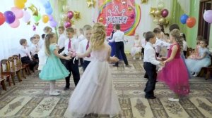 Парный танец в детском саду "Вальс"