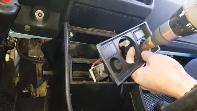 Автомобильные часы с Термометром и Вольтметром Тюнинг Ваз 2107 Автоваз Установка своими руками смотреть онлайн