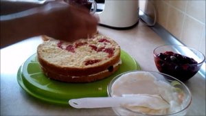 Украшение тортов кремом Торт рецепт Бисквитный торт с вишнёвой прослойкой и сливками