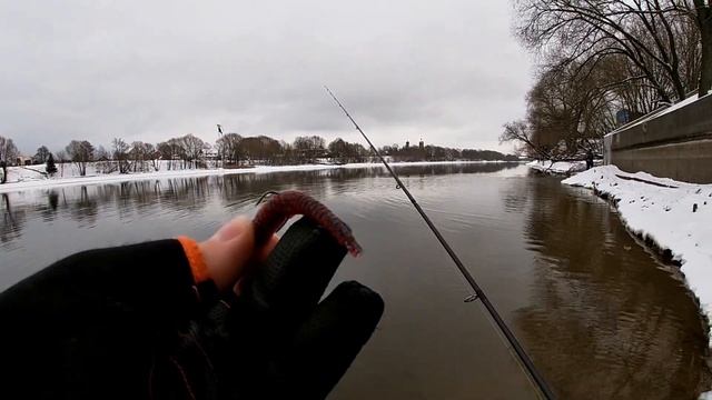 Максимальные обрывы на Москва реке | Рыбалка на Спиннинг смотреть онлайн