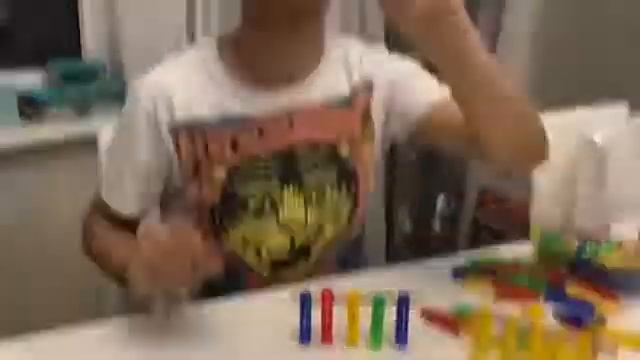 ДИДАКТИЧЕСКАЯ ИГРА С ПРИЩЕПКАМИ - ПОДБЕРИ ПО-ЦВЕТУ смотреть онлайн