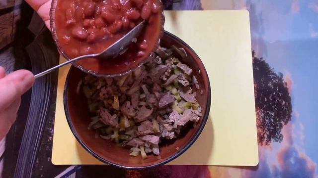 Нежный салат - блюдо с куриной печенью. Готовится за пару минут. смотреть онлайн