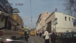 Не заметил троллейбус