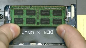 ноутбук SAMSUNG RF511-S01 removing ram from laptop замене ОЗУ