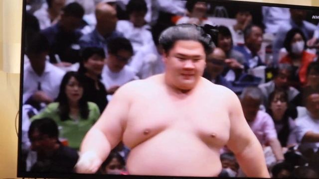 Tokyo Vlog домашний. рамЕн или рамЁн? Японский парк роз в цвету. Сумо, уборка. смотреть онлайн