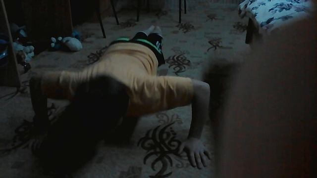 Комплекс отжиманий от пола