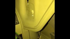 Как открыть крышку бензобака на пассат б6