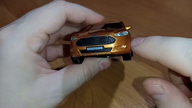 Ford Mondeo. Обзор игрушечной машинки.mp4 смотреть онлайн