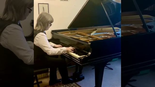 VLAD Pianist - К.Черни этюд D-dur номер 43 op.740