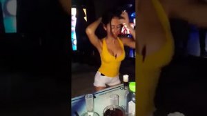 Девки зажигают