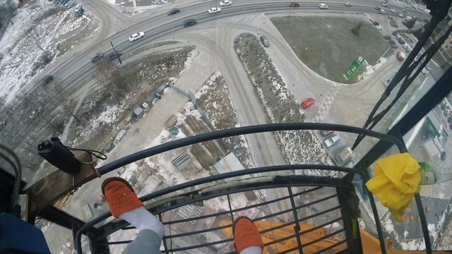 Блог крановщика | Загруженный день | Уборка в кабине башенного крана смотреть онлайн