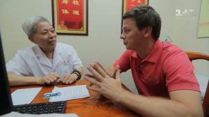 Утренние зарядки в Китае и традиционная китайская медицина. Китай. Мир наизнанку 11 сезон 3 серия