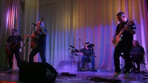 В.Кузьмин "17 лет " исполняет группа " Артель "