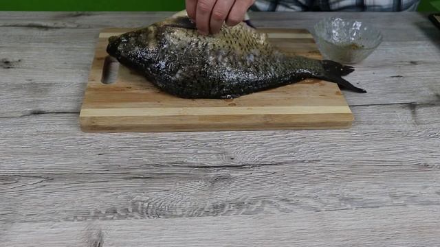 Карп запеченный в духовке