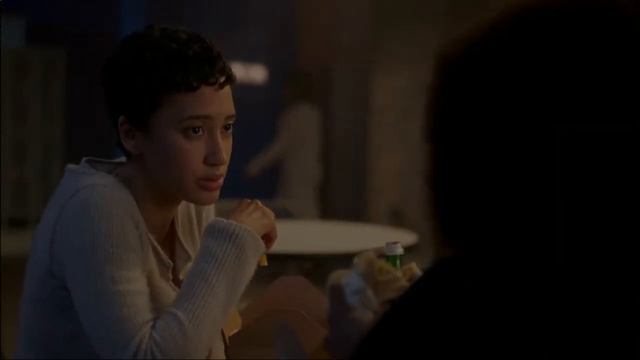 "Чтобы забыть одного парня, надо лечь под другого...". Факт современности... смотреть онлайн