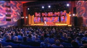 Евгений Сопрунов На съёмках программы " Смеяться разрешается" исполняет номер "Москва"