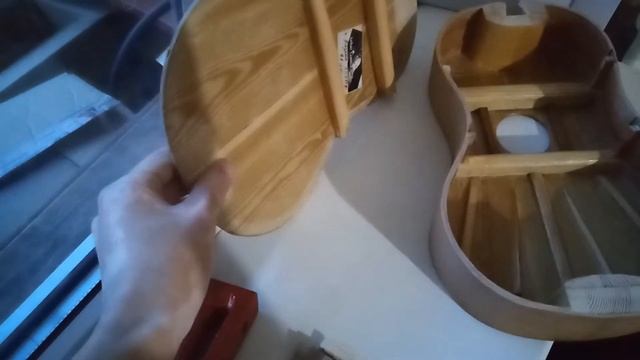 Закрытие корпуса гитары и покраска грифа смотреть онлайн