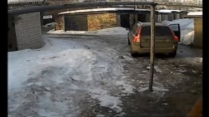 Попытка взлома гаража 18+