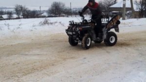 Квадроцикл YAMAHA 600 кубов , дал угла и перевернулся .Опытный водитель