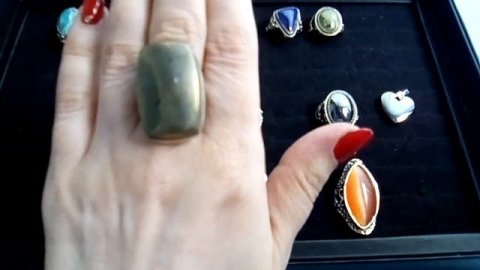 КОЛЬЦА С НАТУРАЛЬНЫМИ КАМНЯМИ