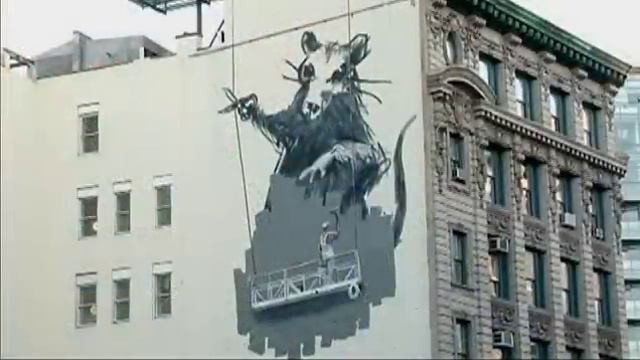 Banksy's latest street art & pet store in NYC... смотреть онлайн